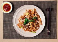 300. Dry Fried Kway Teow with Beef
