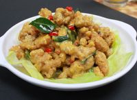 D3. Crispy Chicken with Salted Egg 咸蛋鸡