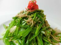 Sauteed Dragon Chive with Silver Fish 银鱼青龙菜