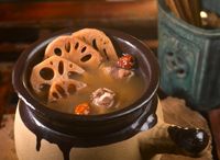 Traditional Boiled Soup of the Day 传统足料靓煲汤