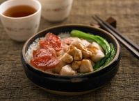 Earthen Bowl Steamed Rice With Chicken & Chinese Sausage 腊肠钵仔蒸鸡饭