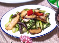 Asparagus With Mushroom In White Truffle Oil