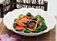 Broccoli With Stewed Mixed Vegetable 西兰花鼎上素