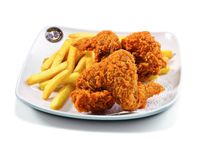 LB3. Fried Chicken Wings & Chips (2pcs)