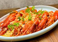 Red Crayfish with Garlic 大牌蒜香小龙虾