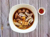 6. Supreme Prawn Noodle 超级虾面