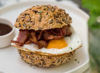 Breakfast Egg & Bacon Bunwich