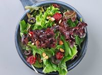502D. Mesclun Salad With Crushed Almonds
