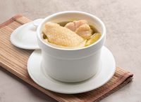 2001. Steamed Chicken Soup 元盅鸡汤