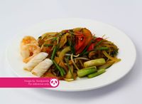 Stir-fried Dry Glass Noodle 什锦干炒冬粉