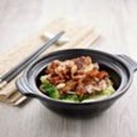 F17 Wok-fried Tender Pork Collar with Lettuce in Claypot 猪颈肉油麦菜煲*