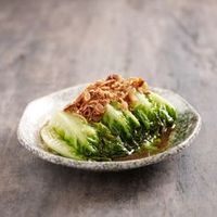 E2 Poached Lettuce with Supreme Soya Sauce 白灼油麦胆菜