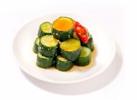 A3. Cucumber with Spicy Garlic Dressing 蒜辣黃瓜