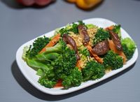 Vegetarian Fried Broccoli with Chinese Mushroom