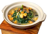 Poached Spinach with Century & Salted Egg in Claypot 砂煲金银蛋扒苋菜