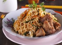 Fried Curry Maggi Goreng (Served With Fried Chicken And Egg)