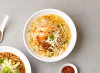 N09. Ipoh Kway Teow Soup with Prawns + Shredded Chicken