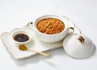 25. Dry Noodle with Shanghai Hairy Crab Meat & Roe 上海大闸蟹粉干捞面