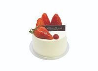 Fresh Strawberry Yogurt Cake