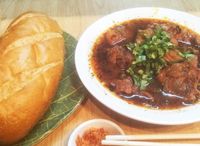 Bò Kho Bánh Mí (Beef Stew Served With French Bread)