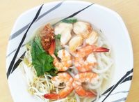 Bánh Canh Tôm Cua (Shrimp & Crab Noodle Soup)