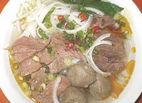 Phở đặt Biệt (Special Noodle Soup)