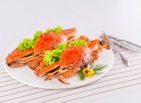 Baked Flower Crab with Rock Salt 盐香焗花蟹