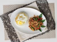 D17 Basil Minced Chicken Rice with Egg